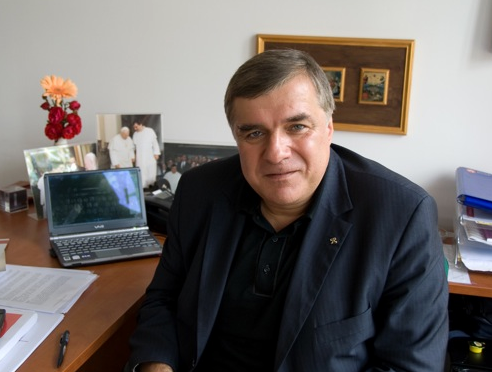 Le père Zieba. Cliquez sur la photo pour voir le diaporama.
